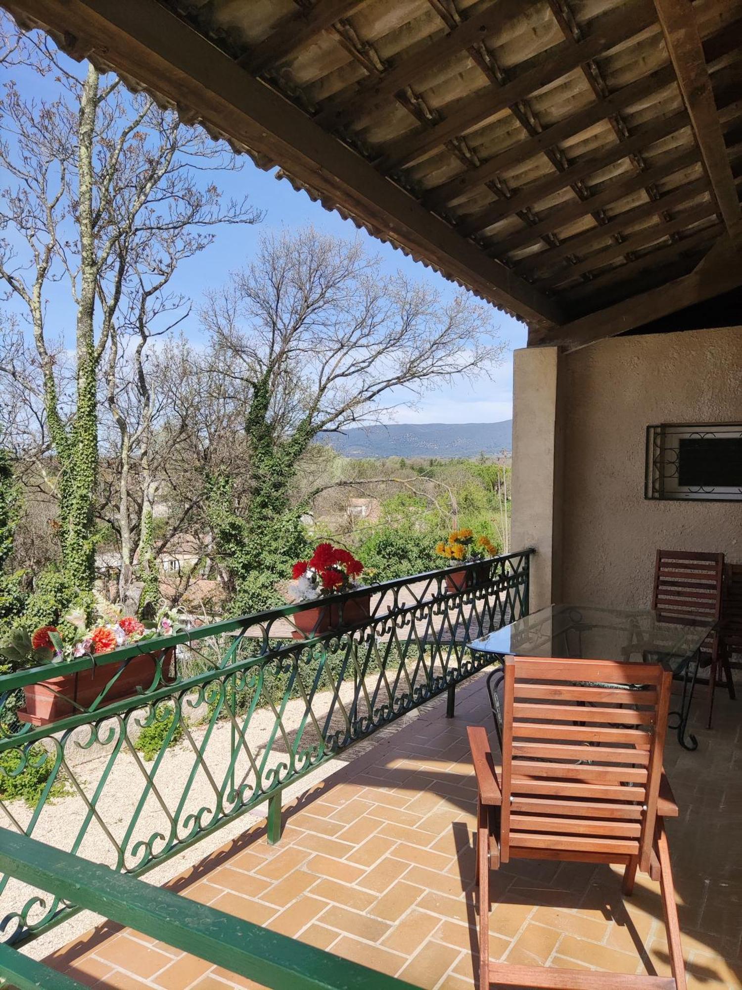 Maison Confortable A Ansouis Dans Le Luberon Exterior foto